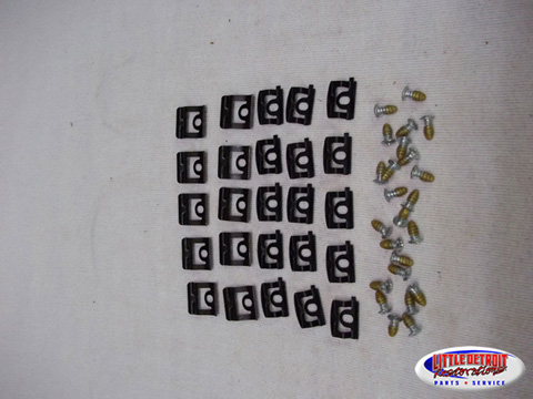Windshield Moulding Fastener Kit B-Body 1968-70